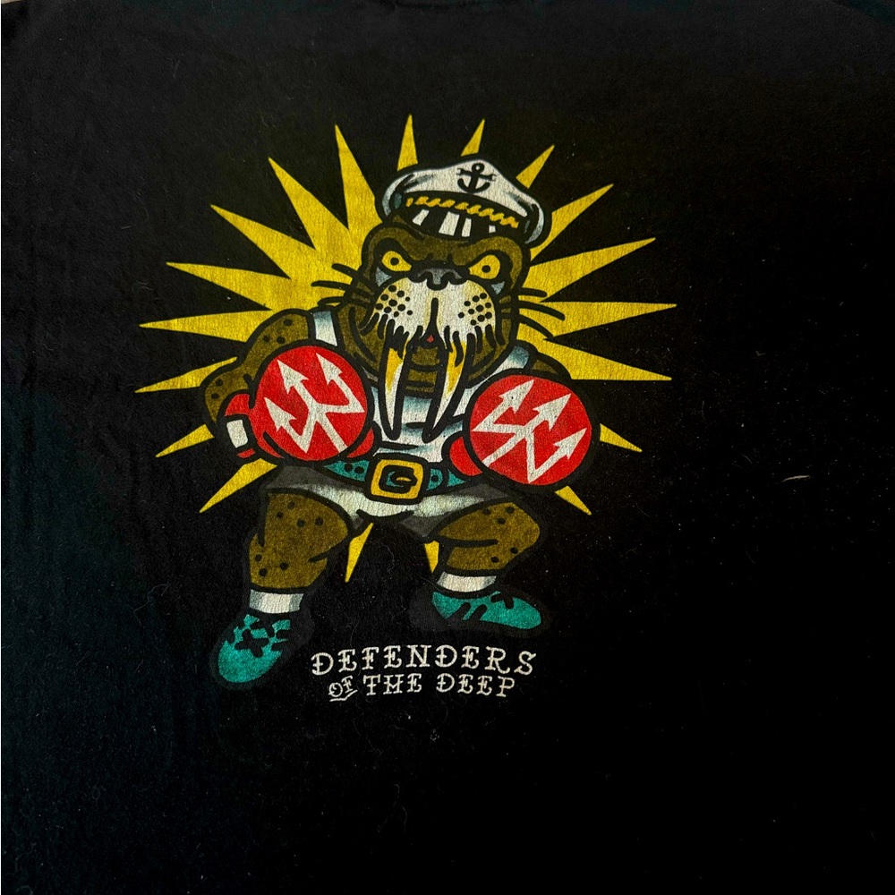 Dark Seas Division defenders of the deep Men's tshirt Black surf fish boat ocean